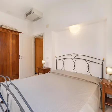 6 Mehari Apartment Varigotti